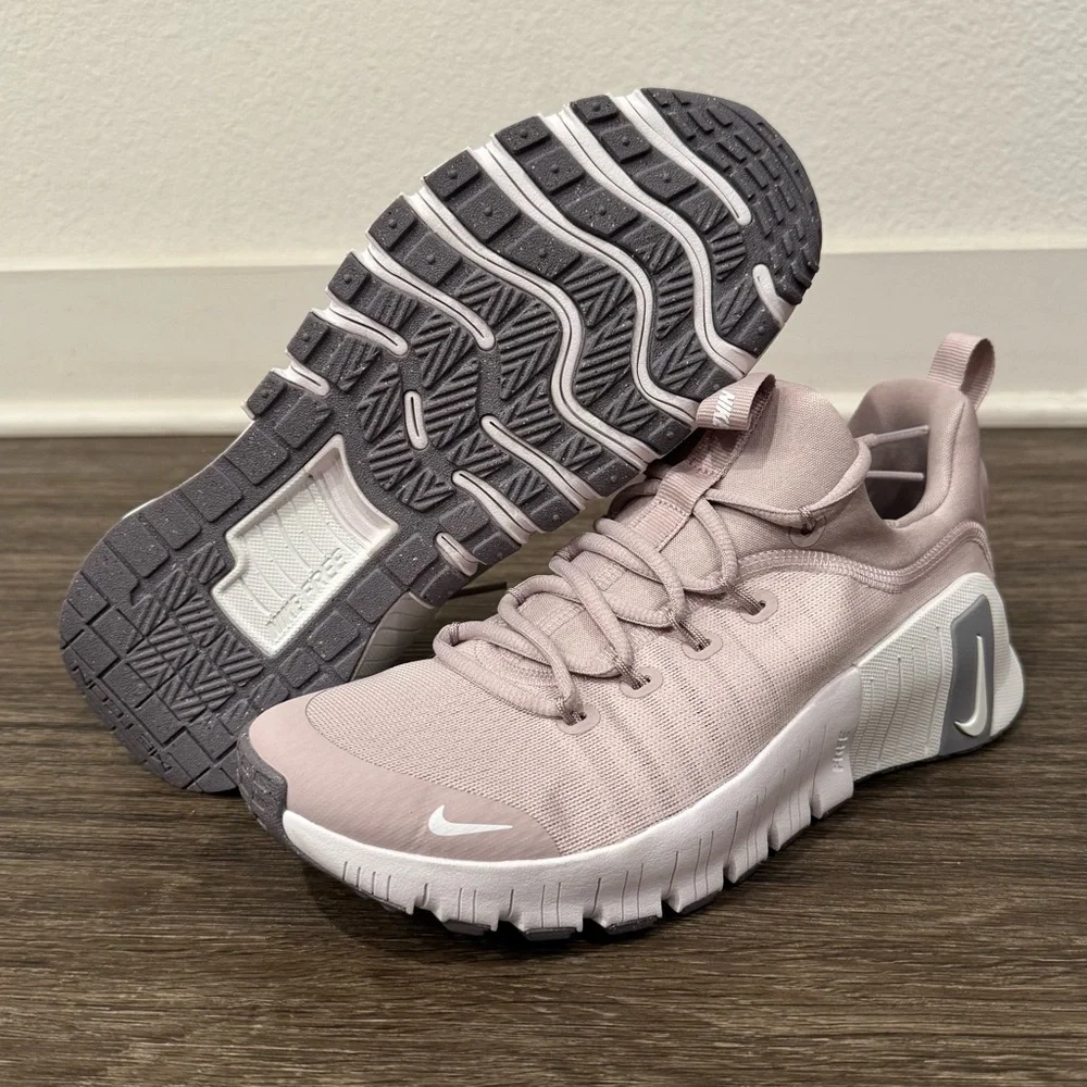 Nike Wmns Free Metcon 6 'Platinum Violet' sz 9.5, 10